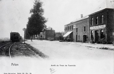Toernich- arrêt du tram + tram+ cantine des Militaires-.jpg